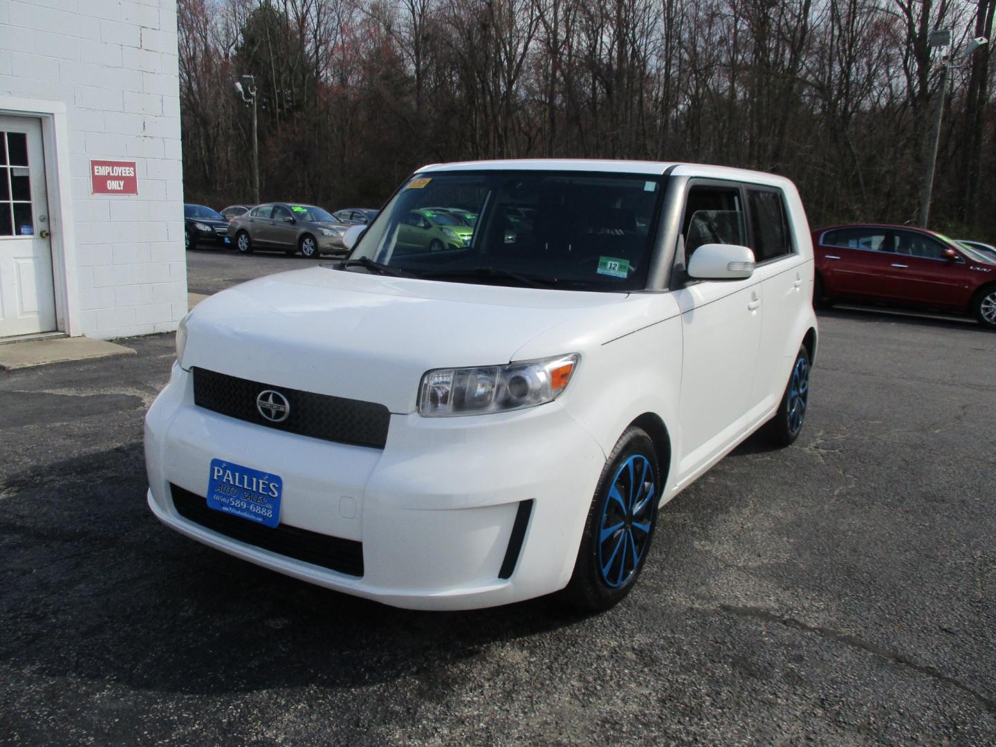 2009 WHITE Scion xB (JTLKE50E391) , AUTOMATIC transmission, located at 540a Delsea Drive, Sewell, NJ, 08080, (856) 589-6888, 39.752560, -75.111206 - Photo#0